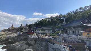 崖の上のお寺