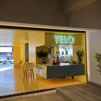 ホテル内1階のレストラン YELO　で朝食はＢ＄14.5