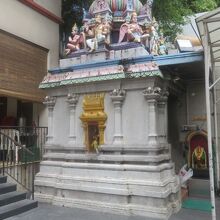 境内にありました