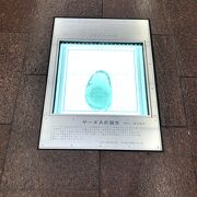 アート作品も見られる商店街