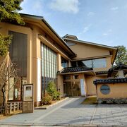 金沢三文豪のひとり、徳田秋声の記念館はひがし茶屋街のそばの浅野川のほとりにありました。
