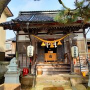 お茶屋で働く芸妓さんの守り神として信仰された神社