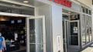 フットロッカー (アラモアナ センター店)