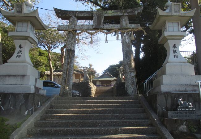 男嶽神社と石猿群