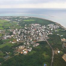 機内から島風景～