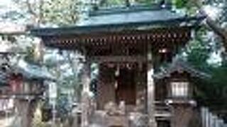 八百富神社の境内神社で、大国主神を祭神とします