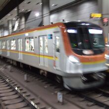 ラインカラーは茶色です