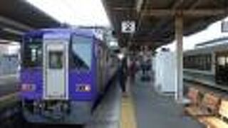 ここから東に向かうと風景が一気にローカルに