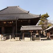 関宿の真ん中にある存在感ある寺院