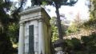 お札にもなった人です