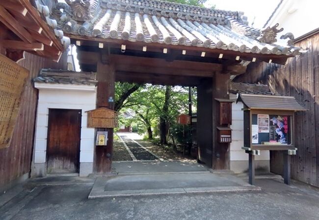 今井町の北口門近くの寺院