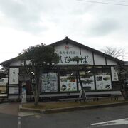 東大寺門前のショッピングモールの広場