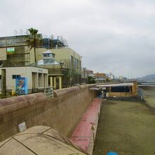 この砂浜に横になりたかった