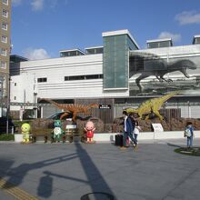 福井駅 恐竜広場