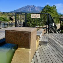 地下1,000mから湧出する天然温泉