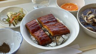 初めて鰻丼が出ました！原材料費高騰の中、600円で頑張っています！