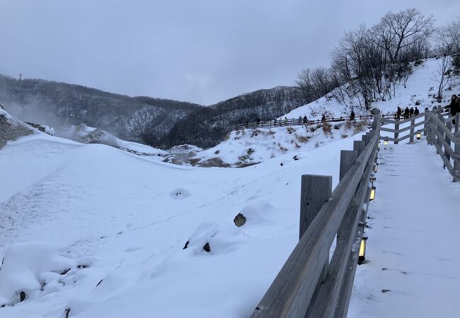 鬼火の路幻想と神秘の谷