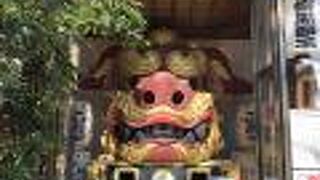 雄と雌の獅子だそうです