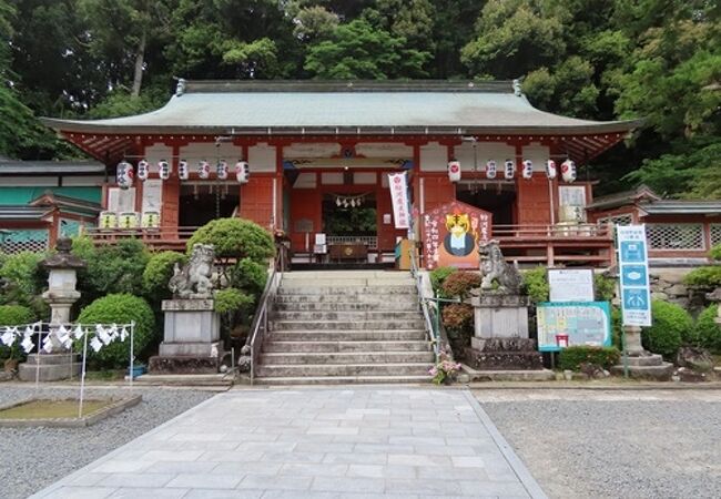 旧粉河村の鎮守であるとともに粉河寺の鎮守