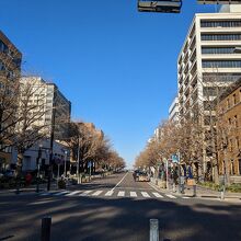 歴史ある重厚な建物が並んでいます。