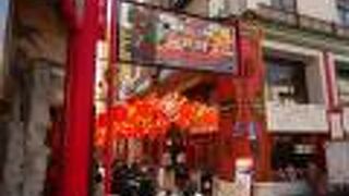 ランタン祭りの時期は門に道しるべが。