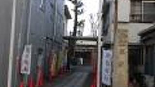 歴史的な神社とは感じられない雰囲気