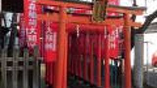 ご神体を守っているお狐様は、金銀に輝いていた