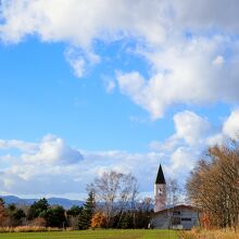 「夕焼けの塔」と同じ場所で（11月撮影）