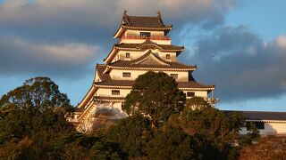 松浦川に架かる城内橋や船入門公園からの唐津城遠望も綺麗でした