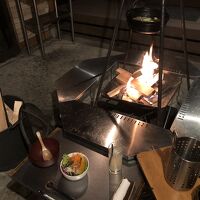 寒い冬でも焚き火ディナーが快適にできます。夏はアウトドアで！