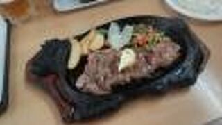 朝からステーキが楽しめる人気大衆食堂