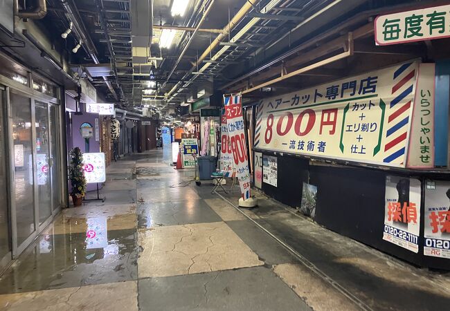 ほとんど入れ替わった日本最古地下街の浅草地下商店街