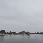 湖畔を散歩しました
