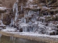 三十槌の氷柱