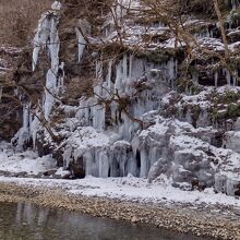 三十槌の氷柱