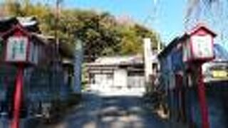 遊行寺本堂の奥にひっそりとたたずむ寺院