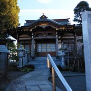 駅から近いところにある江戸時代からの寺院