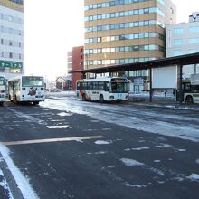 ターミナルのホームは昭和を感じます