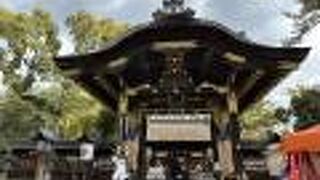 国宝の唐門は伏見城の遺構