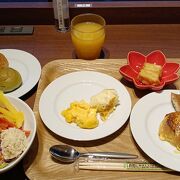 ホテルに宿泊し朝食を頂きました