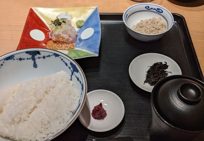 美味しいですが店内狭いです。