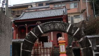 四つ残る唐人屋敷町跡の古建築のひとつ