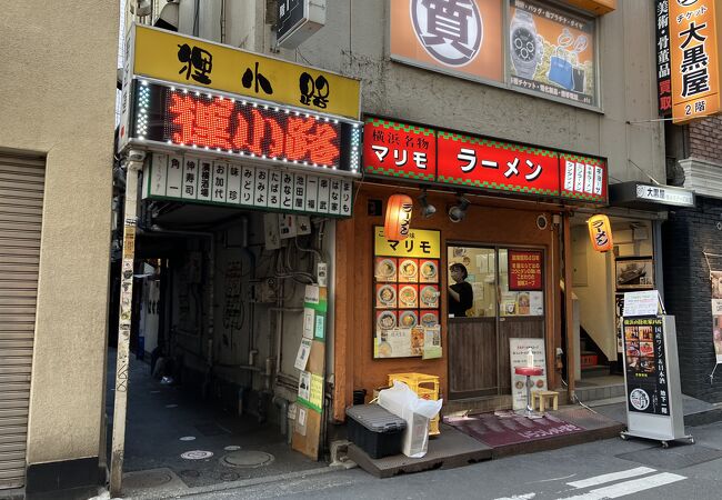 横浜駅前に残る昭和の横丁狸小路