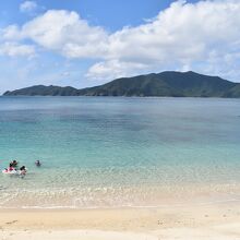 波も穏やかで静かな浜です