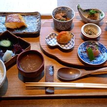 朝食は和食のみ