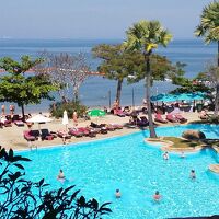 デザイン性の高いプール