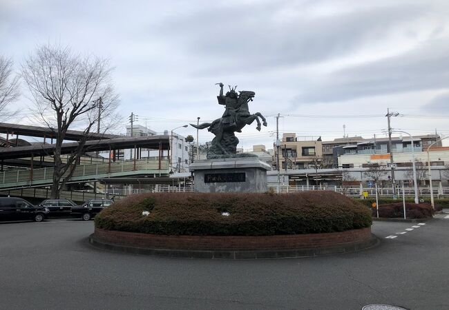 分倍河原の駅前にあります。