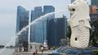 ビル群がそびえ立つ・・・