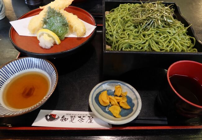 鳥濱トメの流れをくむ食堂