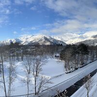 最上階の部屋からの眺望。五竜岳や白馬岳がよく見える。